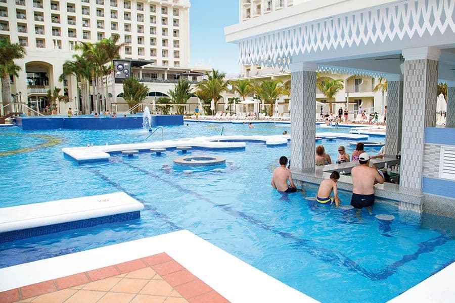 Pool Bar Riu Palace Aruba Tcm55 228491